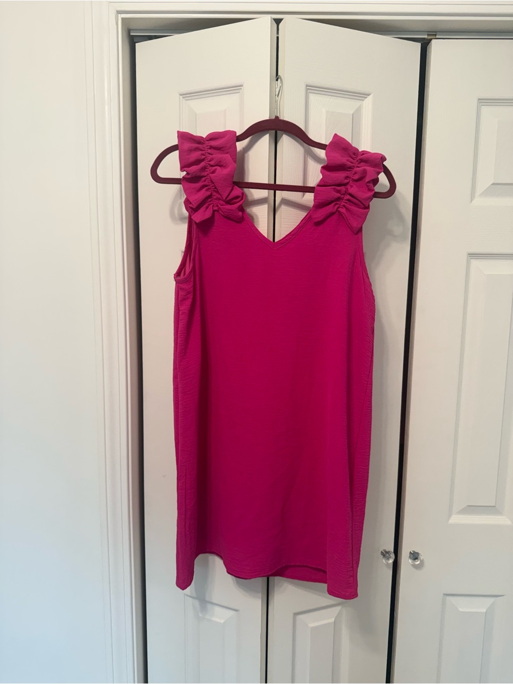 Entro Hot Pink Ruffle Shoulder Shift Dress – Medium NWOT